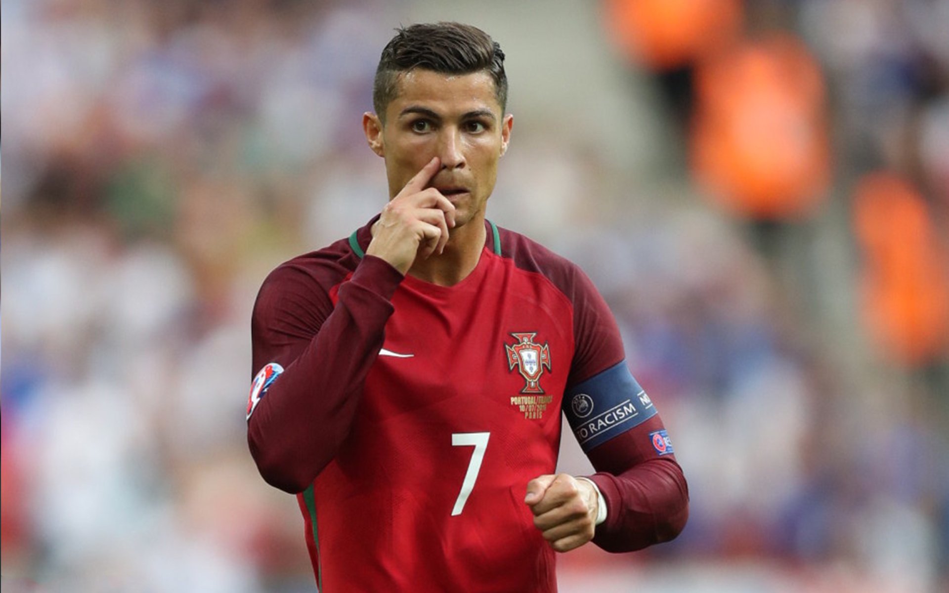 凯恩在皇家马德里比赛中大胜，比分优势明显引发热议！